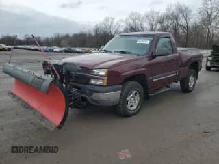 2003 Chevrolet Silverado 1500 LS z VIN 1GCEK14V33Z126249, wystawiony jako Copart lot #84754524 z przebiegiem 105 267 mil mil oraz Szkoda całkowita • Salvage title. Historia ofert i sprzedaży dostępna na DreamBid. Obrazek 1.