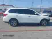 2019 Nissan Pathfinder S z VIN 5N1DR2MNXKC640870, wystawiony jako IAAI lot #41490215 z przebiegiem 82 823 mil mil oraz . Historia ofert i sprzedaży dostępna na DreamBid. Obrazek 13.