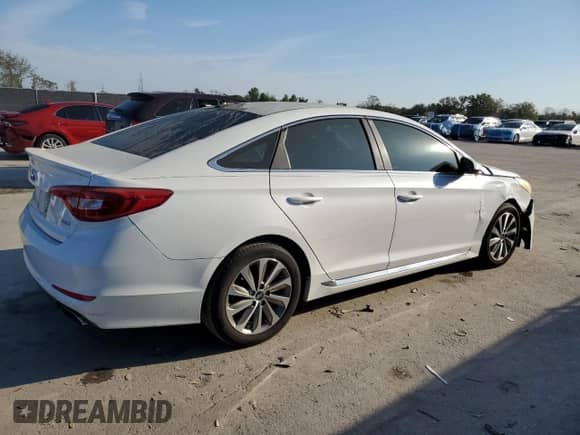 2015 Hyundai Sonata Sport с VIN 5NPE34AF6FH044751, выставлен на аукционе Copart как лот 46225265 с пробегом 143 463 миль миль и Списание • Salvage title. История ставок и продаж доступна на DreamBid. Изображение 3.