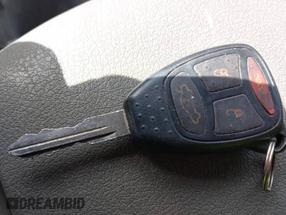 2006 Jeep Grand Cherokee Laredo z VIN 1J4GR48K26C323811, wystawiony jako IAAI lot #43477028 z przebiegiem 79 760 mil mil oraz . Historia ofert i sprzedaży dostępna na DreamBid. Obrazek 11.