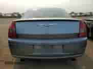 2006 Chrysler 300 C SRT-8 z VIN 2C3LA73W66H426657, wystawiony jako Copart lot #59043365 z przebiegiem 159 188 mil mil oraz Szkoda całkowita • Salvage title. Historia ofert i sprzedaży dostępna na DreamBid. Obrazek 6.