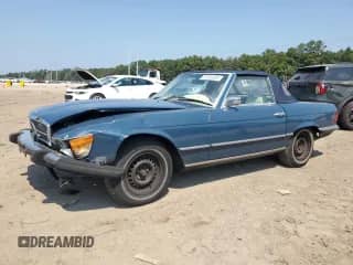 1972 Mercedes-Benz SL z VIN 10704412000844, wystawiony jako Copart lot #67093284 z przebiegiem 283 834 mil mil oraz Szkoda całkowita • Salvage title. Historia ofert i sprzedaży dostępna na DreamBid. Obrazek 1.