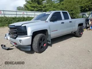 2018 Chevrolet Silverado 1500 LT z VIN 1GCVKREC8JZ173933, wystawiony jako Copart lot #71806915 z przebiegiem Nie podano mil oraz Czysty tytuł • Clean title. Historia ofert i sprzedaży dostępna na DreamBid. Obrazek 1.