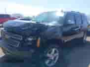 2009 Chevrolet Suburban LTZ z VIN 1GNFK36359R219818, wystawiony jako IAAI lot #42120323 z przebiegiem 146 999 mil mil oraz . Historia ofert i sprzedaży dostępna na DreamBid. Obrazek 6.