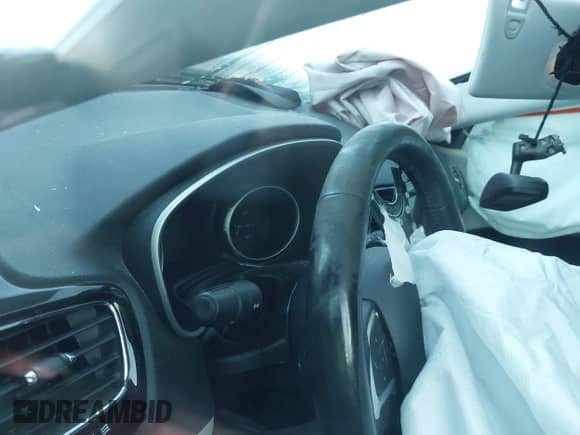 2019 Jeep Compass Limited with VIN 3C4NJDCB5KT646194, listed as a IAAI auction lot 43191478 with Not provided miles and . Bid and sale history available at DreamBid. Image 15.