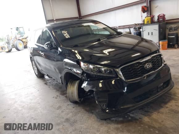 2020 Kia Sorento LX with VIN 5XYPG4A36LG644112, listed as a IAAI auction lot 42115141 with 101,170 mi miles and . Bid and sale history available at DreamBid. Image 1.