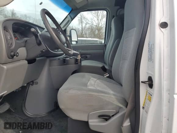 2006 Ford Econoline Cargo with VIN 1FTSS34LX6HA94133, listed as a Copart auction lot 87221114 with 87,999 mi miles and Salvage title. Bid and sale history available at DreamBid. Image 7.