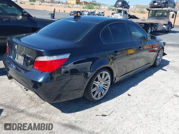 2008 BMW 5 Series 550i с VIN WBANW53598CT50727, выставлен на аукционе IAAI как лот 43410130 с пробегом 138 656 миль миль и . История ставок и продаж доступна на DreamBid. Изображение 4.