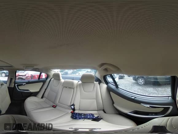 2018 Volvo S60 Inscription z VIN LYV402TKXJB162524, wystawiony jako IAAI lot #42219987 z przebiegiem 108 484 mil mil oraz . Historia ofert i sprzedaży dostępna na DreamBid. Obrazek 19.