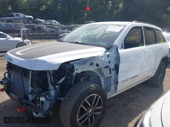 2017 Jeep Grand Cherokee Trailhawk z VIN 1C4RJFLT4HC761671, wystawiony jako IAAI lot #43091405 z przebiegiem 72 110 mil mil oraz . Historia ofert i sprzedaży dostępna na DreamBid. Obrazek 2.