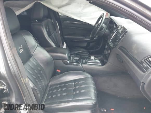 2019 Chrysler 300 S с VIN 2C3CCABT8KH524095, выставлен на аукционе IAAI как лот 41894311 с пробегом 57 047 миль миль и . История ставок и продаж доступна на DreamBid. Изображение 5.