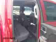 2014 Chevrolet Silverado 1500 LT z VIN 1GCVKREH8EZ385717, wystawiony jako IAAI lot #42401770 z przebiegiem 220 941 mil mil oraz . Historia ofert i sprzedaży dostępna na DreamBid. Obrazek 8.