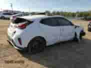 2019 Hyundai Veloster Turbo R-Spec z VIN KMHTH6AB0KU013864, wystawiony jako Copart lot #69713173 z przebiegiem 60 523 mil mil oraz . Historia ofert i sprzedaży dostępna na DreamBid. Obrazek 3.