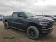 2021 Ram 1500 Big Horn z VIN 1C6SRFMT1MN774182, wystawiony jako Copart lot #54378115 z przebiegiem 63 627 mil mil oraz Szkoda całkowita • Salvage title. Historia ofert i sprzedaży dostępna na DreamBid. Obrazek 4.