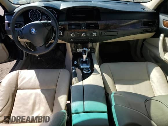 2008 BMW 5 Series 535xi z VIN WBANV93518CW55780, wystawiony jako Copart lot #84628405 z przebiegiem 183 434 mil mil oraz Czysty tytuł • Clean title. Historia ofert i sprzedaży dostępna na DreamBid. Obrazek 8.