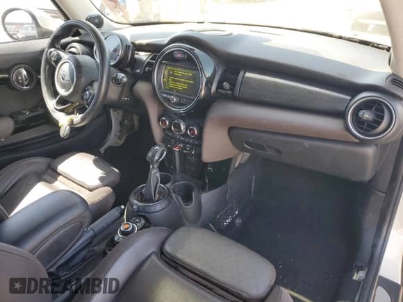 2015 MINI Hardtop S with VIN WMWXP7C52F2A36487, listed as a Copart auction lot 50276035 with 185,895 mi miles and Salvage title. Bid and sale history available at DreamBid. Image 8.