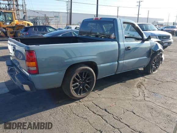 1999 GMC Sierra 1500 SLE with VIN 1GTEC14VXXZ504389, listed as a IAAI auction lot 43139898 with 190,389 mi miles and . Bid and sale history available at DreamBid. Image 4.