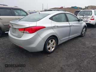 2013 Hyundai Elantra Limited с VIN 5NPDH4AE4DH280526, выставлен на аукционе IAAI как лот 43245323 с пробегом 168 943 миль миль и . История ставок и продаж доступна на DreamBid. Изображение 4.