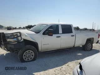 2019 Chevrolet Silverado 2500HD Work Truck z VIN 1GC1KREG8KF109055, wystawiony jako Copart lot #75825714 z przebiegiem 67 394 mil mil oraz Szkoda całkowita • Salvage title. Historia ofert i sprzedaży dostępna na DreamBid. Obrazek 1.