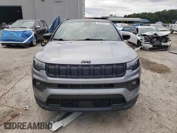 2022 Jeep Compass Altitude с VIN 3C4NJCBB6NT198080, выставлен на аукционе Copart как лот 70728475 с пробегом 59 631 миль миль и Списание • Salvage title. История ставок и продаж доступна на DreamBid. Изображение 5.