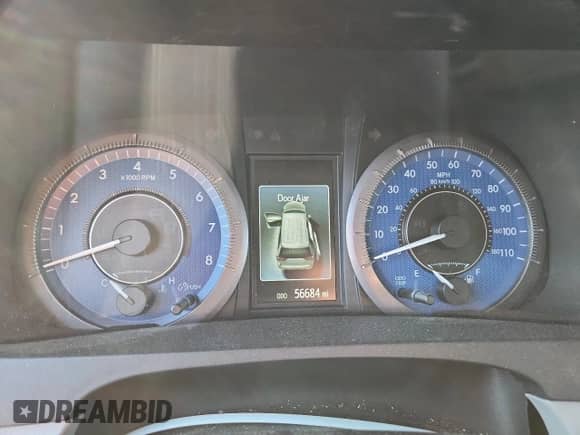 2019 Toyota Sienna XLE Premium with VIN 5TDYZ3DC6KS006979, listed as a Copart auction lot 83944075 with 56,684 mi miles and Salvage title. Bid and sale history available at DreamBid. Image 9.