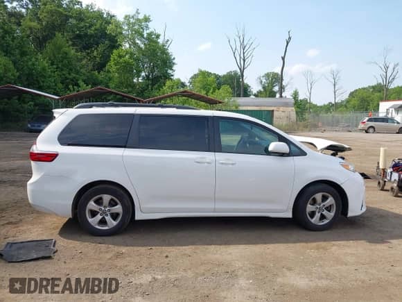 2019 Toyota Sienna LE Auto Access Seat with VIN 5TDKZ3DC4KS008154, listed as a IAAI auction lot 42475084 with 146,347 mi miles and . Bid and sale history available at DreamBid. Image 14.