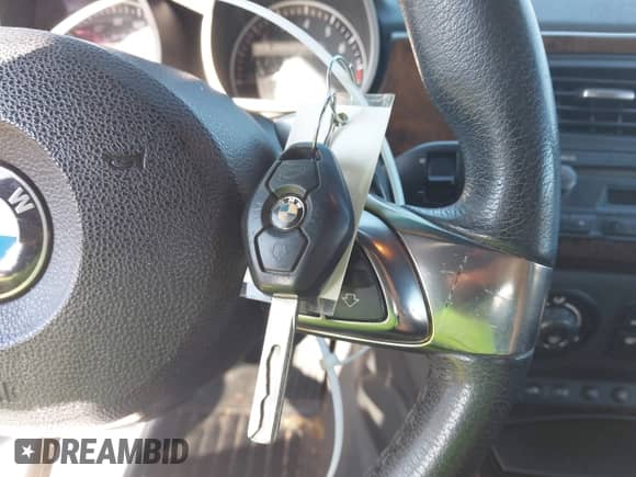 2007 BMW Z4 3.0si с VIN 4USBU53567LX02814, выставлен на аукционе IAAI как лот 42696392 с пробегом 123 441 миль миль и . История ставок и продаж доступна на DreamBid. Изображение 11.