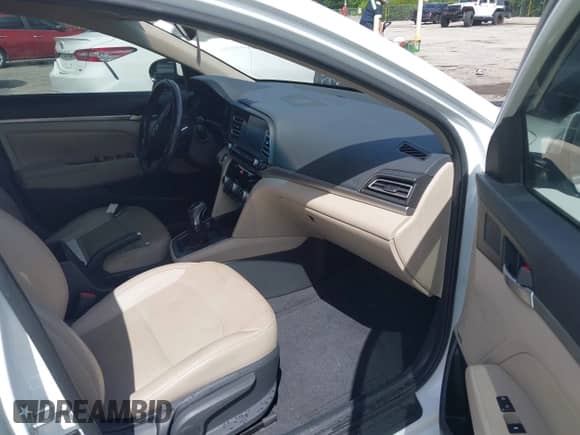 2020 Hyundai Elantra SEL с VIN 5NPD84LF4LH522915, выставлен на аукционе IAAI как лот 43276439 с пробегом 72 986 миль миль и . История ставок и продаж доступна на DreamBid. Изображение 5.