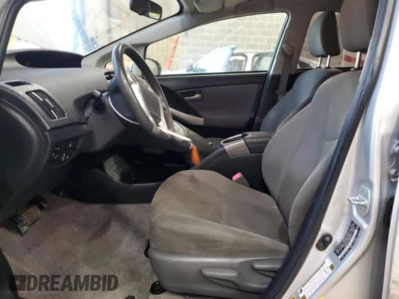 2015 Toyota Prius Advanced z VIN JTDKN3DP3F3074815, wystawiony jako Copart lot #64693265 z przebiegiem 103 228 mil mil oraz Szkoda całkowita • Salvage title. Historia ofert i sprzedaży dostępna na DreamBid. Obrazek 7.