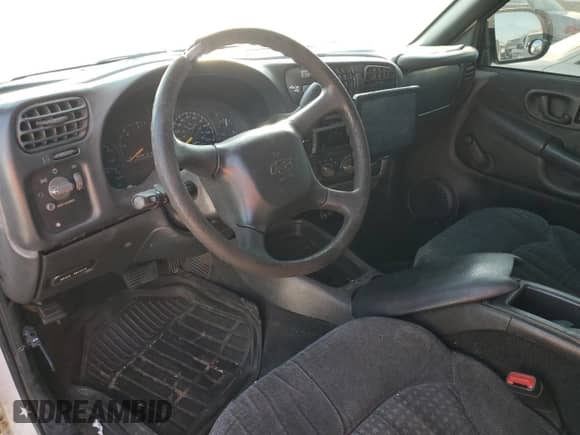 2000 Chevrolet S-10 LS with VIN 1GCDT19W1Y8112096, listed as a Copart auction lot 75716484 with Not provided miles and Clean title. Bid and sale history available at DreamBid. Image 8.