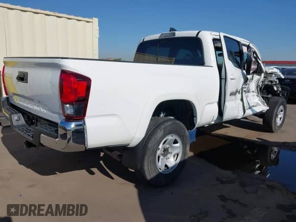 2021 Toyota Tacoma SR5 z VIN 3TMDZ5BN4MM111750, wystawiony jako IAAI lot #41981638 z przebiegiem 26 030 mil mil oraz . Historia ofert i sprzedaży dostępna na DreamBid. Obrazek 4.