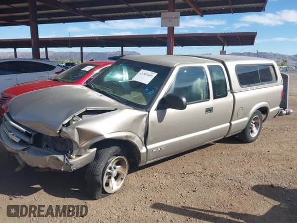 2000 Chevrolet S-10 LS с VIN 1GCCS19W3Y8242184, выставлен на аукционе IAAI как лот 42087685 с пробегом 125 188 миль миль и . История ставок и продаж доступна на DreamBid. Изображение 2.