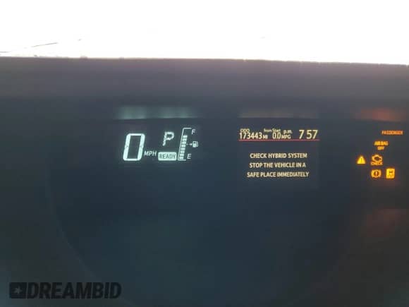 2014 Toyota Prius One z VIN JTDKDTB34E1567089, wystawiony jako Copart lot #84900625 z przebiegiem 173 443 mil mil oraz Czysty tytuł • Clean title. Historia ofert i sprzedaży dostępna na DreamBid. Obrazek 9.