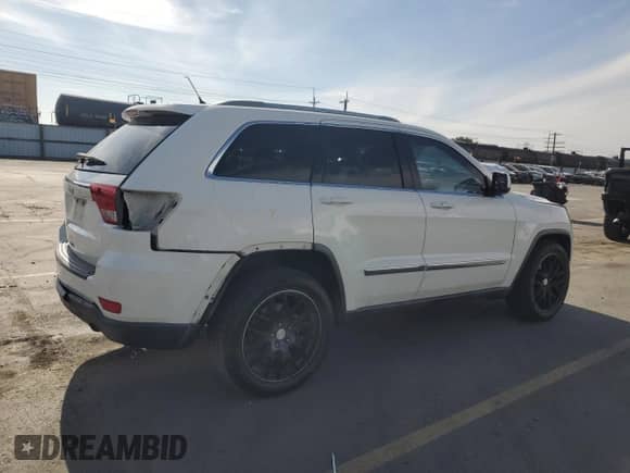 2011 Jeep Grand Cherokee Laredo with VIN 1J4RS4GG4BC531175, listed as a Copart auction lot 81511855 with 201,597 mi miles and Salvage title. Bid and sale history available at DreamBid. Image 3.