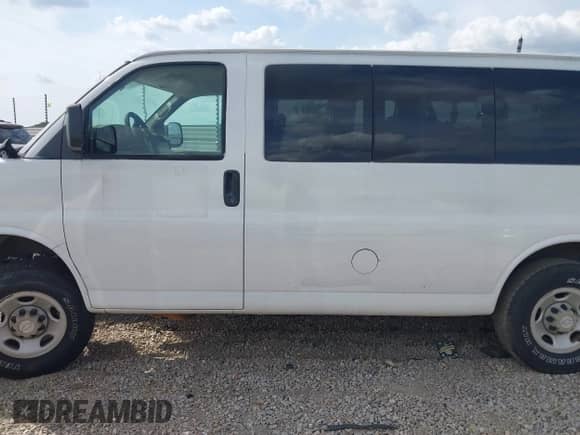2008 Chevrolet Express Passenger with VIN 1GAGG25KX81197208, listed as a IAAI auction lot 42022924 with Not provided miles and . Bid and sale history available at DreamBid. Image 14.