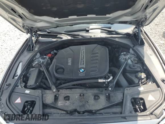 2015 BMW 5 Series 535d xDrive z VIN WBAFV3C56FD686824, wystawiony jako Copart lot #64638895 z przebiegiem 159 848 mil mil oraz Szkoda całkowita • Salvage title. Historia ofert i sprzedaży dostępna na DreamBid. Obrazek 11.