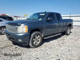 2010 Chevrolet Silverado 1500 with VIN 1GCSKTE24AZ152164, listed as a Copart auction lot 55842575 with 210,072 mi miles and Clean title. Bid and sale history available at DreamBid. Image 1.