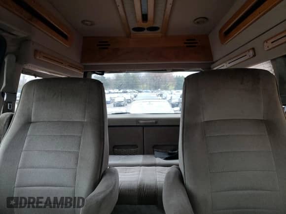 2002 Chevrolet Astro Cargo YF7 Upfitter с VIN 1GBEL19X22B135639, выставлен на аукционе Copart как лот 84209554 с пробегом 241 212 миль миль и Списание • Salvage title. История ставок и продаж доступна на DreamBid. Изображение 10.