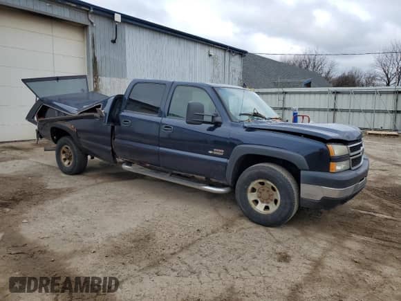 2006 Chevrolet Silverado 3500 SRW Wrk Trk с VIN 1GCHK33D26F234823, выставлен на аукционе Copart как лот 53273625 с пробегом 400 429 миль миль и Чистый • Clean title. История ставок и продаж доступна на DreamBid. Изображение 4.