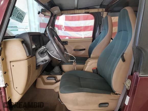 2001 Jeep Wrangler Sahara z VIN 1J4FA59S11P334534, wystawiony jako Copart lot #90651005 z przebiegiem 155 822 mil mil oraz Czysty tytuł • Clean title. Historia ofert i sprzedaży dostępna na DreamBid. Obrazek 7.