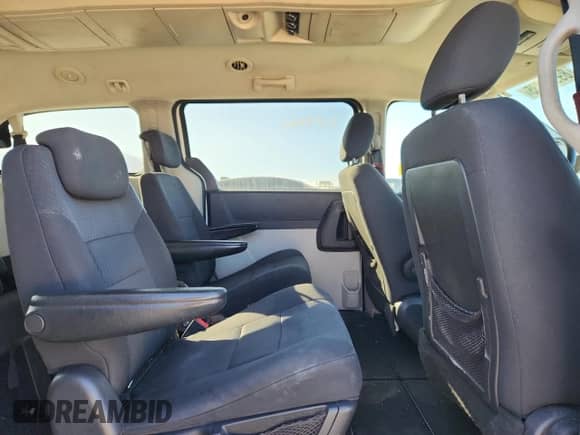 2010 Dodge Grand Caravan SXT z VIN 2D4RN5D10AR202081, wystawiony jako Copart lot #89920235 z przebiegiem 191 556 mil mil oraz Czysty tytuł • Clean title. Historia ofert i sprzedaży dostępna na DreamBid. Obrazek 11.