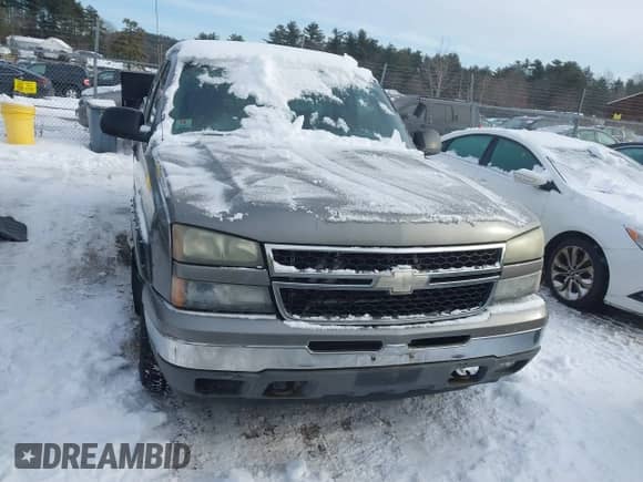 2007 Chevrolet Silverado 1500 LT3 z VIN 1GCEK19B07Z110496, wystawiony jako IAAI lot #41549221 z przebiegiem 184 604 mil mil oraz . Historia ofert i sprzedaży dostępna na DreamBid. Obrazek 12.