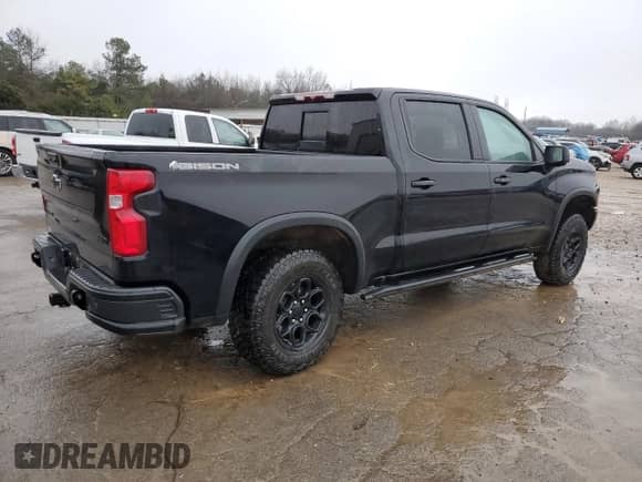 2023 Chevrolet Silverado 1500 ZR2 with VIN 3GCUDHEL7PG251546, listed as a Copart auction lot 43132775 with 22,322 mi miles and Salvage title. Bid and sale history available at DreamBid. Image 3.