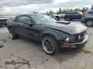 2007 Ford Mustang GT Deluxe z VIN 1ZVHT82H075220762, wystawiony jako Copart lot #90052055 z przebiegiem 103 359 mil mil oraz Czysty tytuł • Clean title. Historia ofert i sprzedaży dostępna na DreamBid. Obrazek 4.