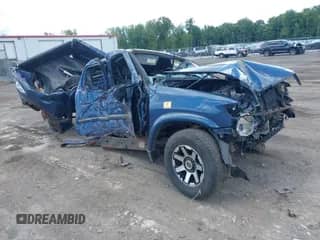 2004 Toyota Tundra SR5 z VIN 5TBBT44104S448311, wystawiony jako IAAI lot #42844759 z przebiegiem 190 000 mil mil oraz . Historia ofert i sprzedaży dostępna na DreamBid. Obrazek 1.