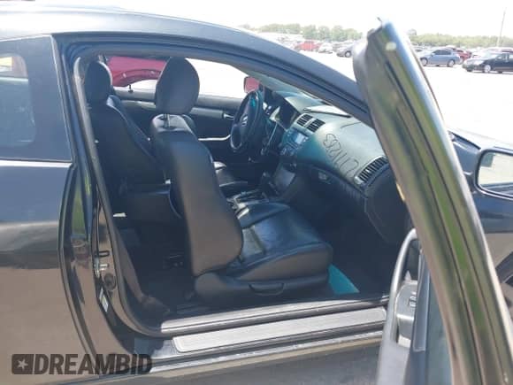 2004 Honda Accord EX with VIN 1HGCM82604A012801, listed as a IAAI auction lot 42791283 with 157,872 mi miles and . Bid and sale history available at DreamBid. Image 5.