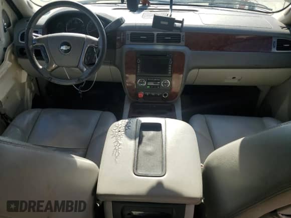 2010 Chevrolet Avalanche LTZ с VIN 3GNNCGE09AG186060, выставлен на аукционе Copart как лот 88727255 с пробегом 276 760 миль миль и Списание • Salvage title. История ставок и продаж доступна на DreamBid. Изображение 8.