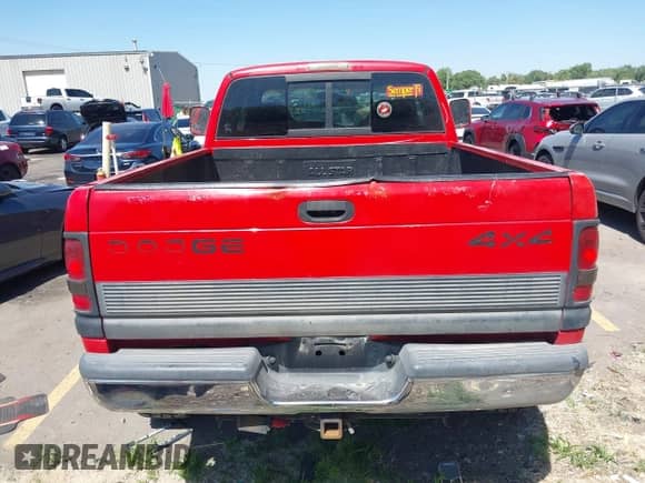 2000 Dodge 2500 with VIN 1B7KF2363YJ144344, listed as a IAAI auction lot 42533055 with 291,886 mi miles and . Bid and sale history available at DreamBid. Image 16.