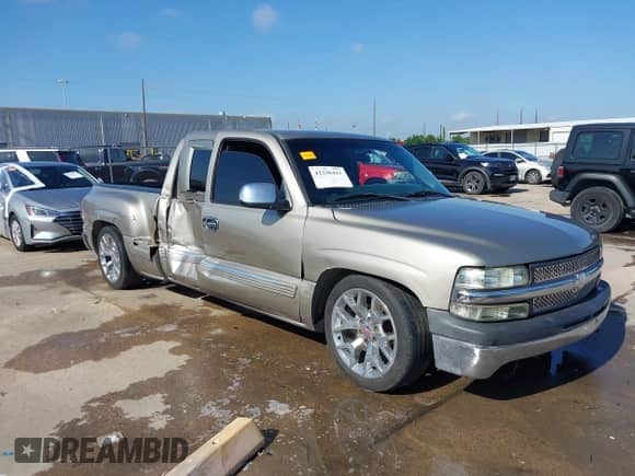 2002 Chevrolet Silverado 1500 LS с VIN 2GCEC19V021244756, выставлен на аукционе IAAI как лот 42336411 с пробегом 192 041 миль миль и . История ставок и продаж доступна на DreamBid. Изображение 1.