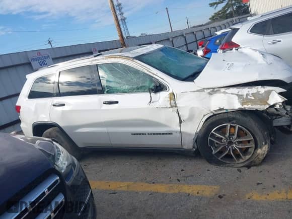 2021 Jeep Grand Cherokee Limited with VIN 1C4RJEBG9MC629630, listed as a IAAI auction lot 41273124 with 107,704 mi miles and . Bid and sale history available at DreamBid. Image 13.